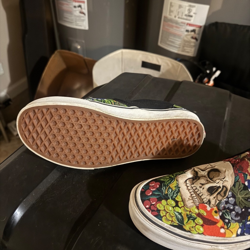 Vans - Picture 4 of 5
